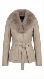 معطف جلدي أنيق ومنحوت